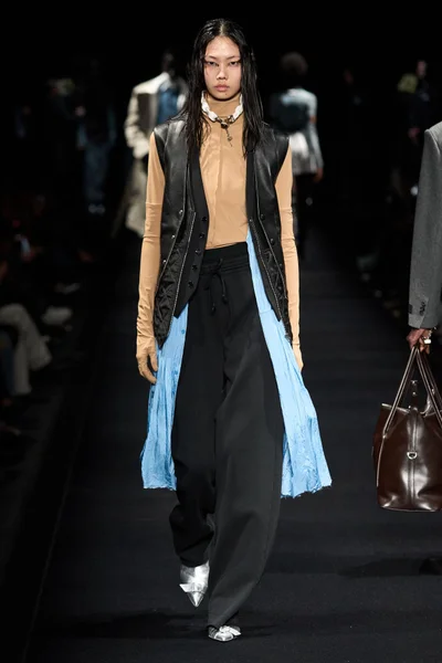 Look 8